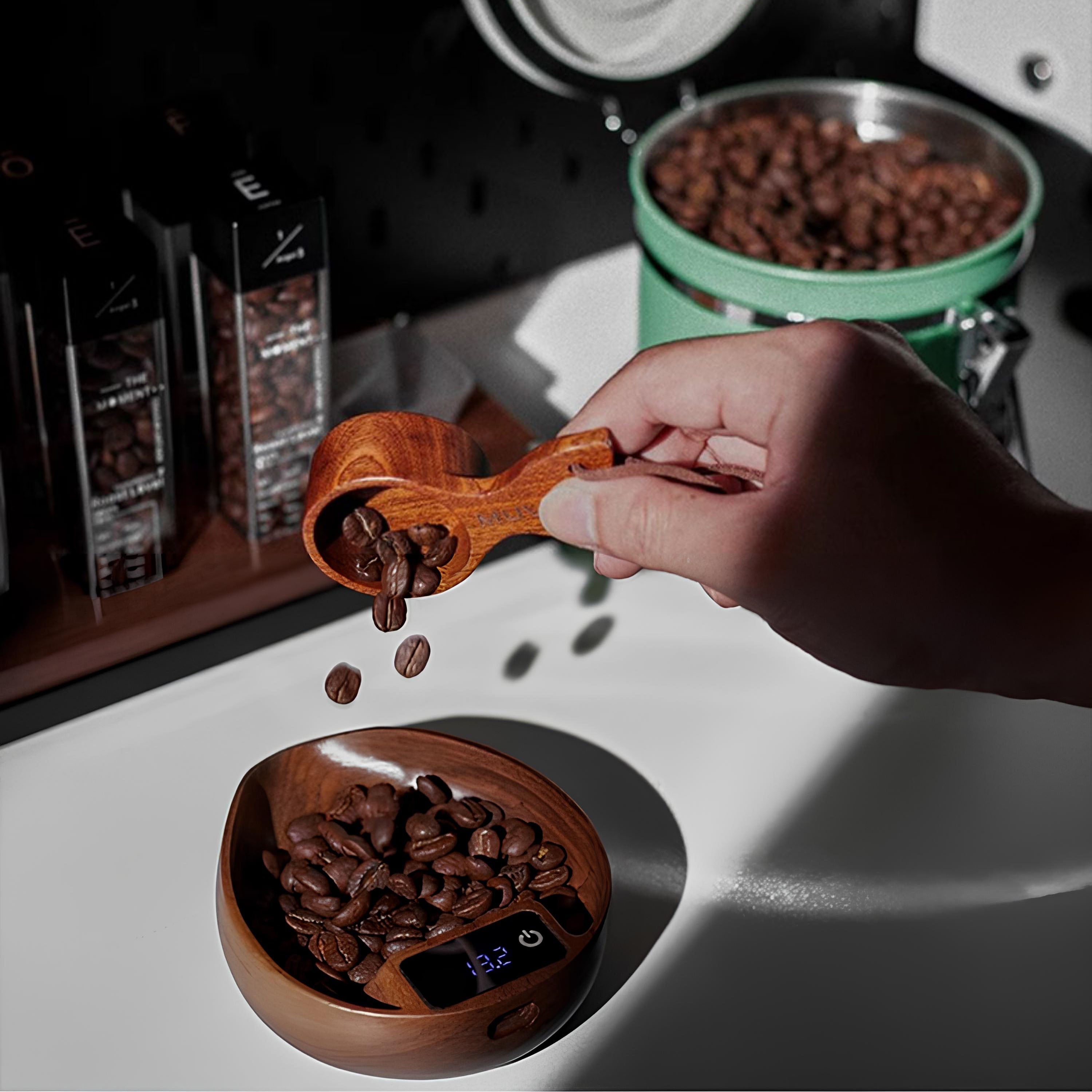 Electronic Walnut Coffee Scale With Leaf Shade - Shop Coffee Hobby