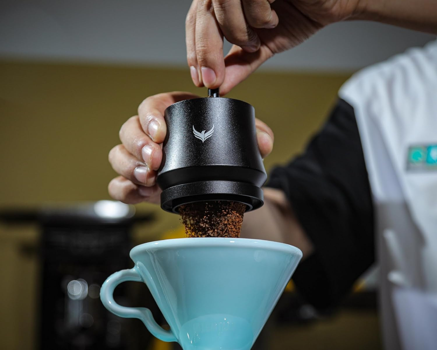 Blind Espresso Shaker 58Mm with Walnut Lid | Magnetic Dosing Cup for 58 Mm Portafilters | Coffee Grounds Distribution Tool