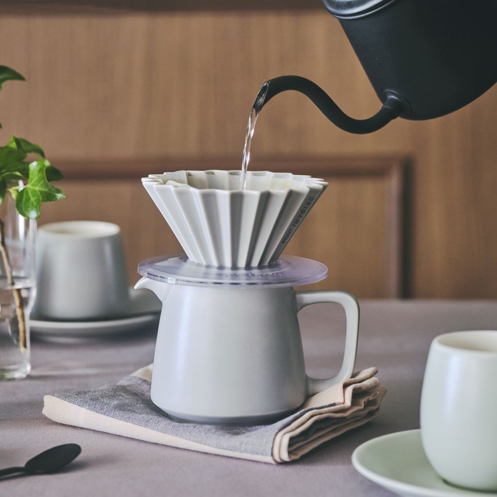 400 ml Matte Porcelain Pour-Over Coffee Server by Space Camp