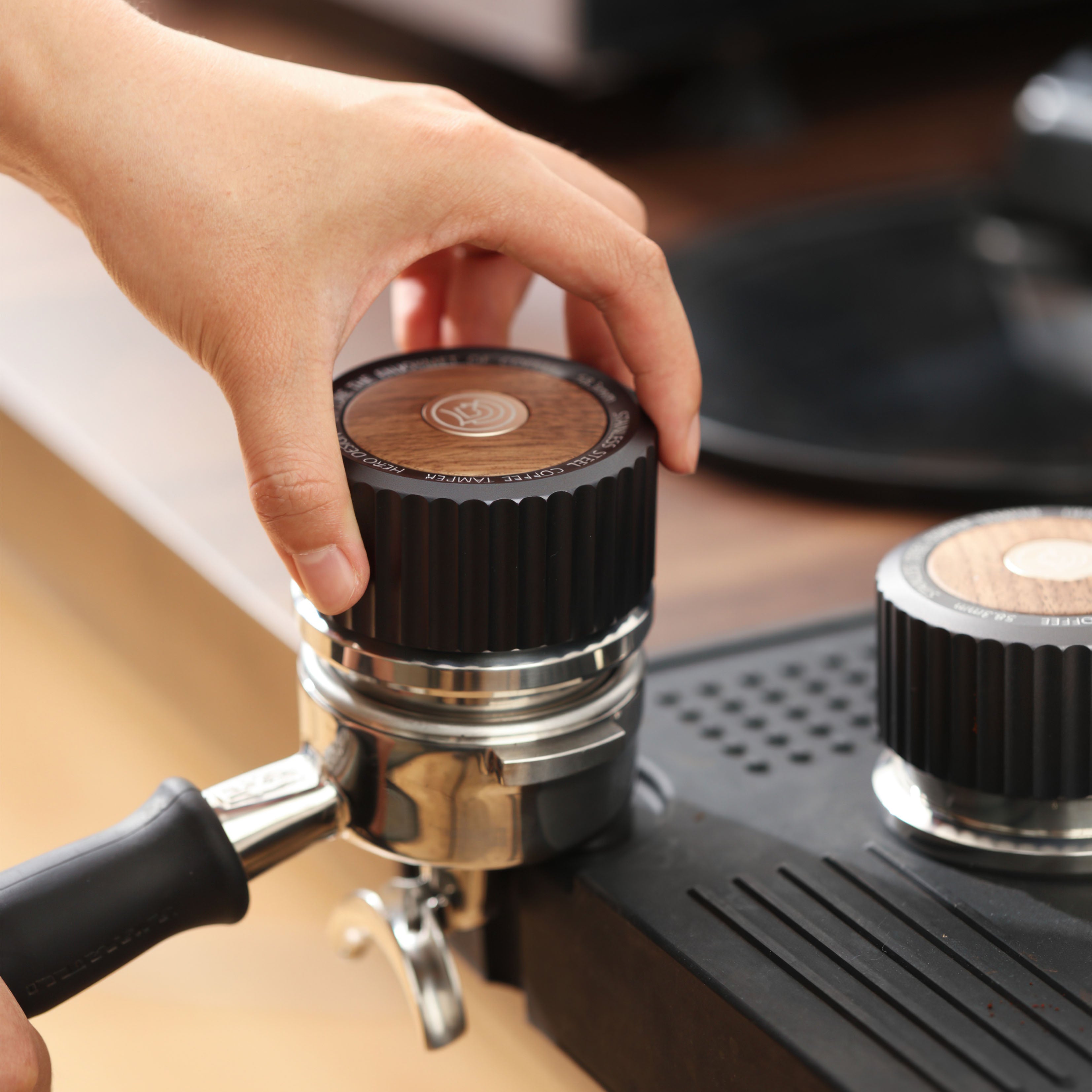 Thunder Gravity Coffee Distributor - Shop Coffee Hobby