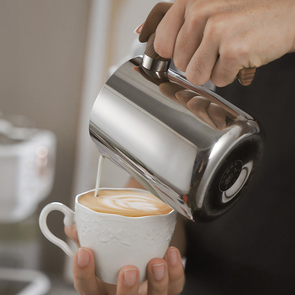 Thickened Milk Jugs For Latte, Cappuccino And Frothing Milk - Shop Coffee Hobby