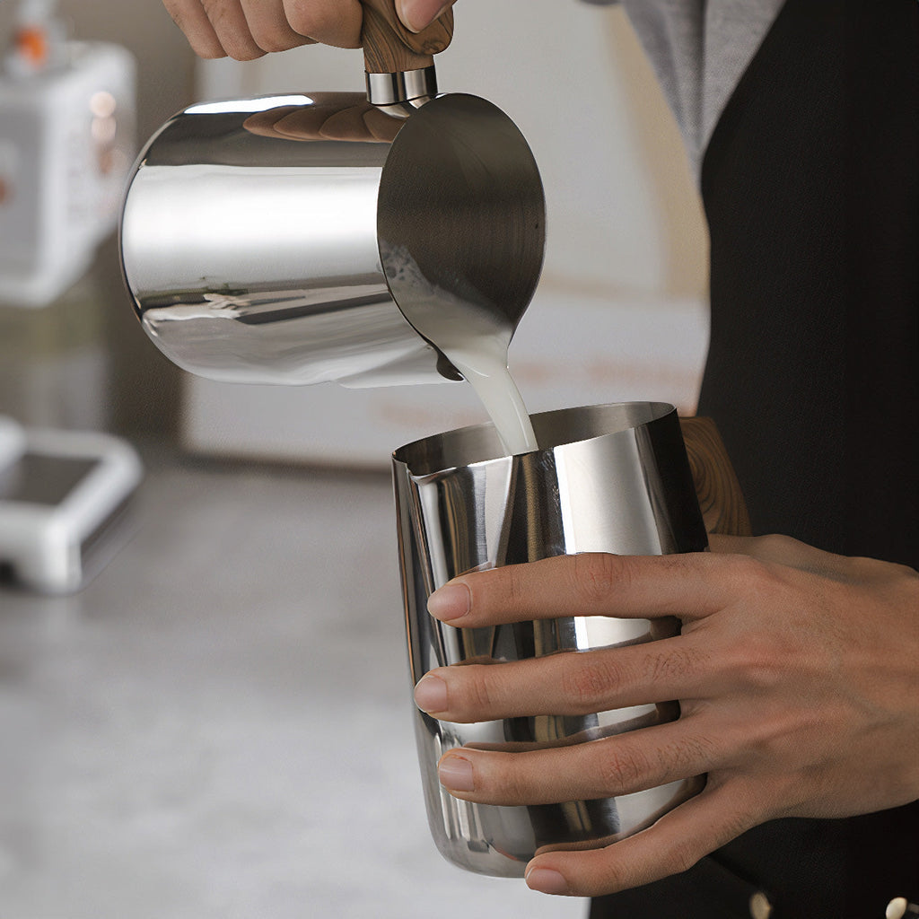 Thickened Milk Jugs For Latte, Cappuccino And Frothing Milk - Shop Coffee Hobby