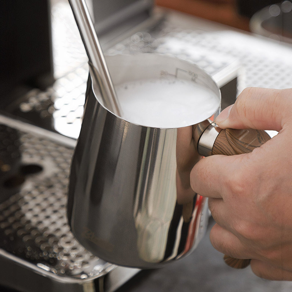 Thickened Milk Jugs For Latte, Cappuccino And Frothing Milk - Shop Coffee Hobby