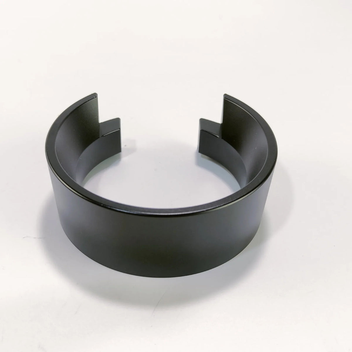 Vivalo 58mm Magnetic Dosing Ring for Eureka Mignon MMG setups, black version.