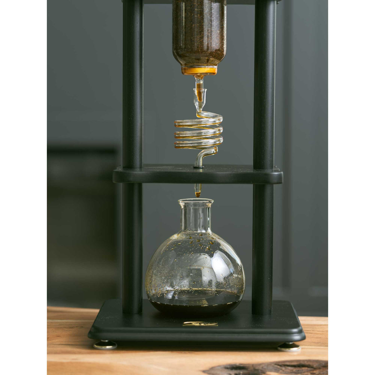 Black Straight Frame Yama Glass Cold Brew Tower for 6–8 cup (32 oz) espresso machines.