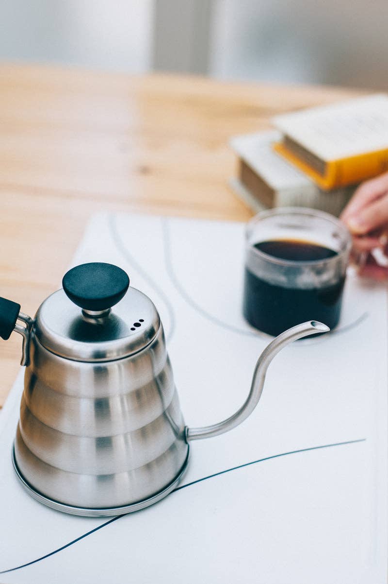 Hario - V60 "Buono" Drip Kettle 1 Liter - Silver