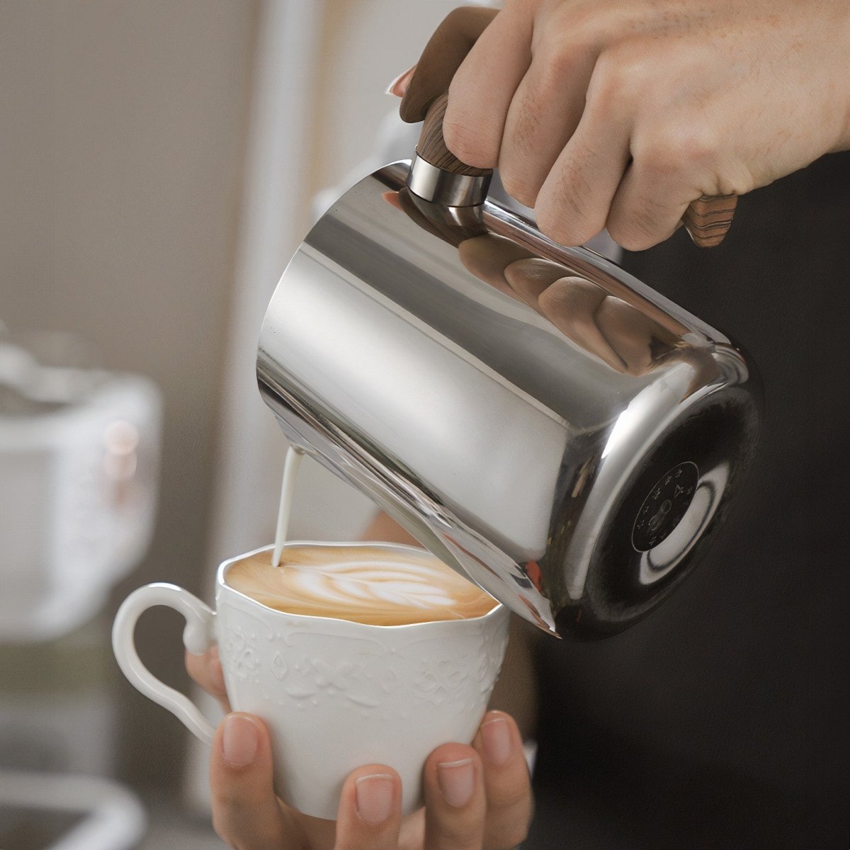 Thickened Milk Jugs For Latte, Cappuccino And Frothing Milk - Shop Coffee Hobby