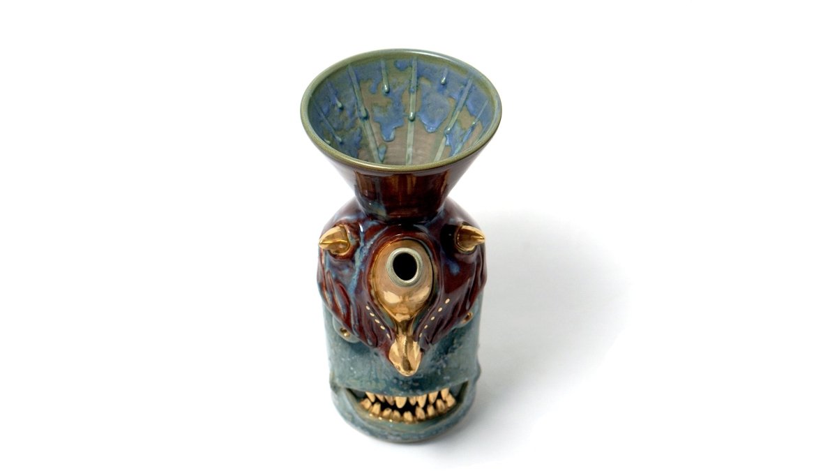 One of One Megan version ceramic vase for coffee dripper.